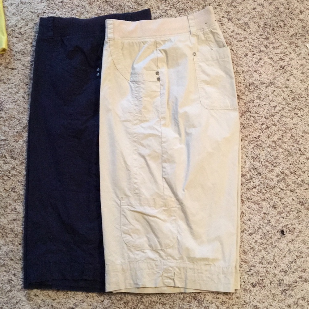 Two Capri, one navy one tan